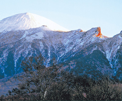 初冬の岩手山